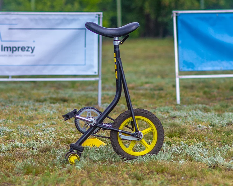 Nietypowy monocykl na event